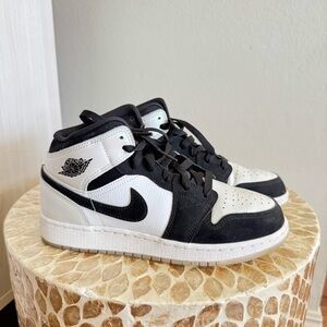 Nike Jordan 1 Mid Diamond Shorts Sneakers size 5.5Y